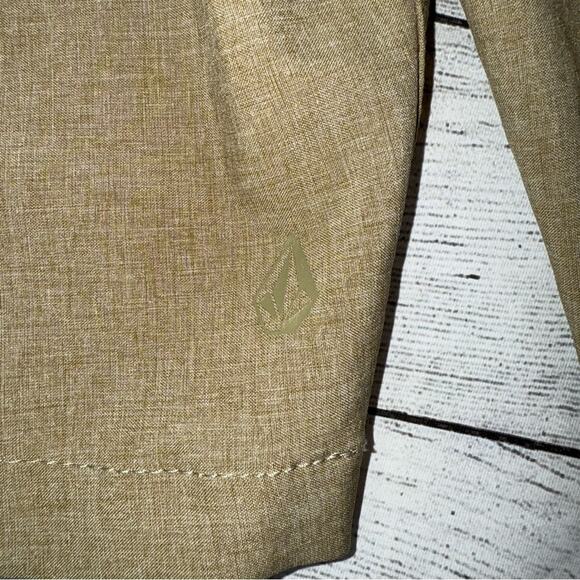 VOLCOM Men's Surf & Turf Hybrid Chino Shorts with 4-Way Stretch Tan Size 30 - Picture 9 of 9
